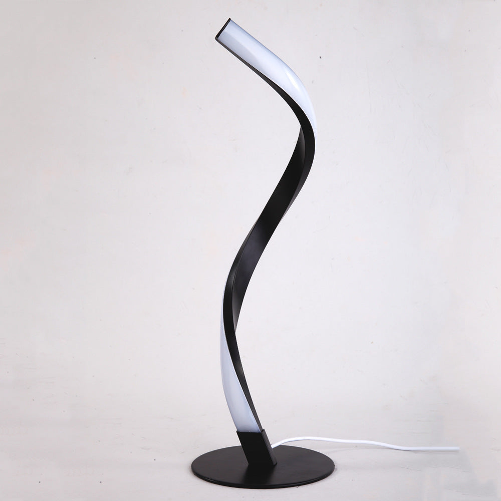 LED Stehlampe in geschwungener Optik aus hochwertigem Material zum wohlfühlen
